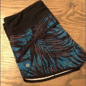 Lululemon Speed Shorts in Palm Lace Tofino Teal